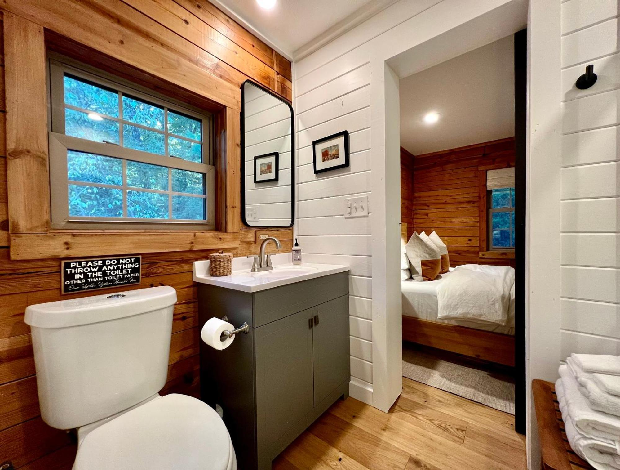 Glass Cabin Eureka Springs Eksteriør bilde